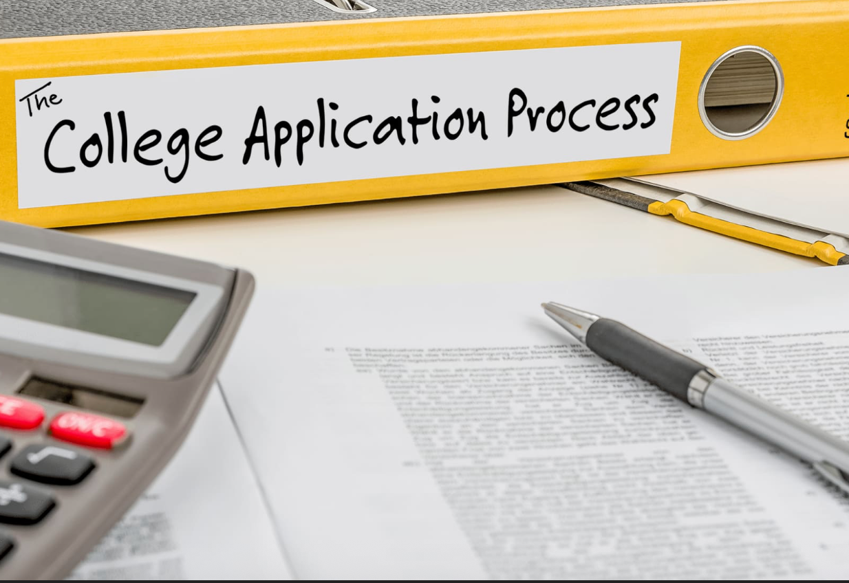 Applying to College? Here’s Why You Need an EdHyve Advisor